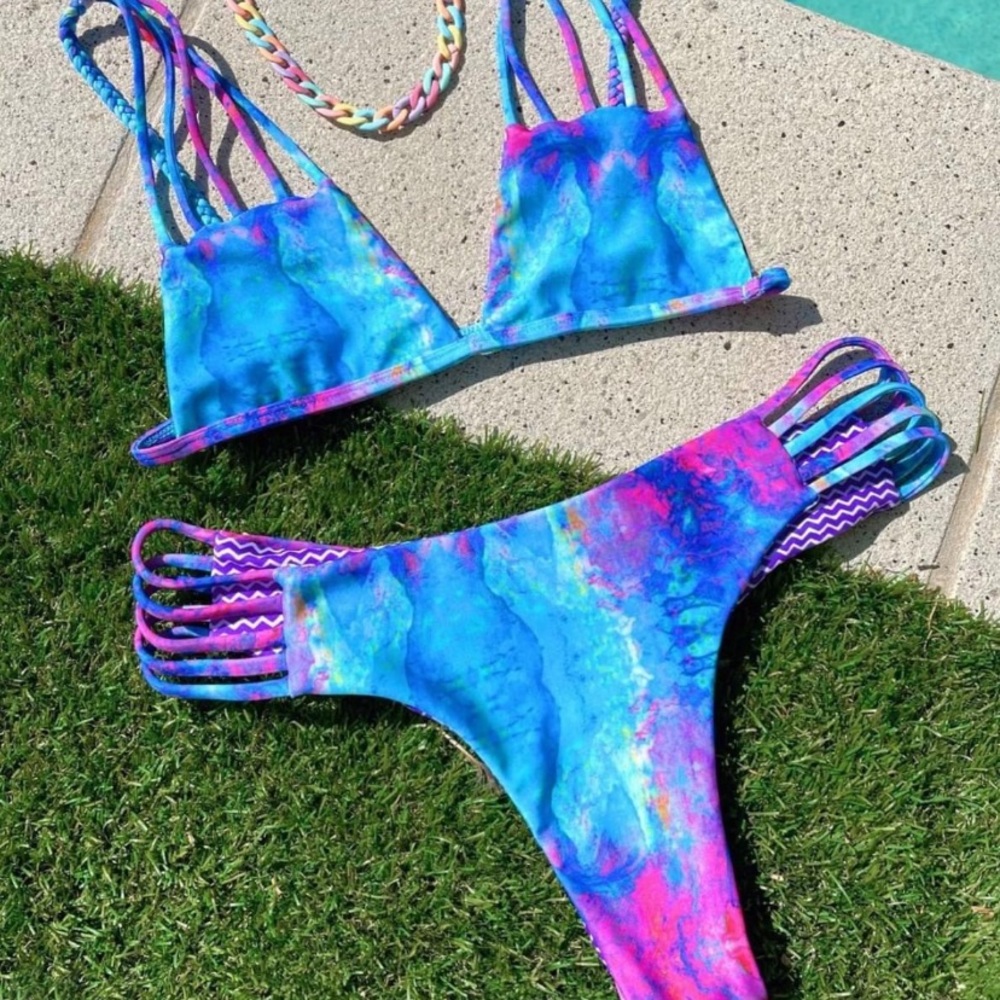 Moana bikini popping pippy